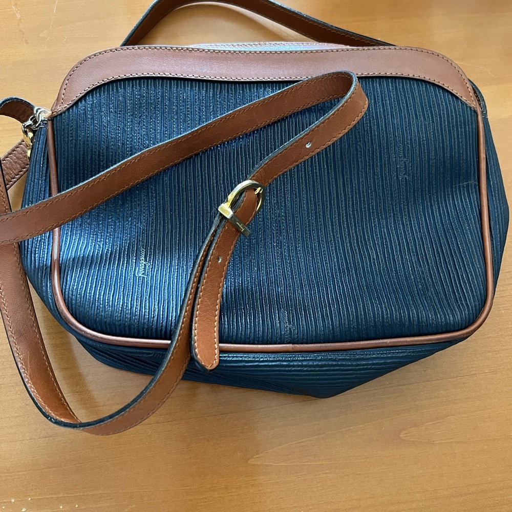 Beautiful Salvatore Ferragamo navy blue crossbody in EUC!!